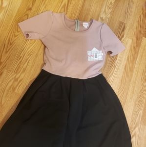 Small Lularoe Amelia. Bnwt